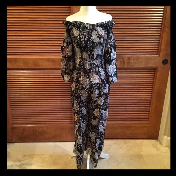 Patrons of Peace Pants - 🌼NEW MARKDOWN🌼Beautiful off shoulder floral jumpsuit